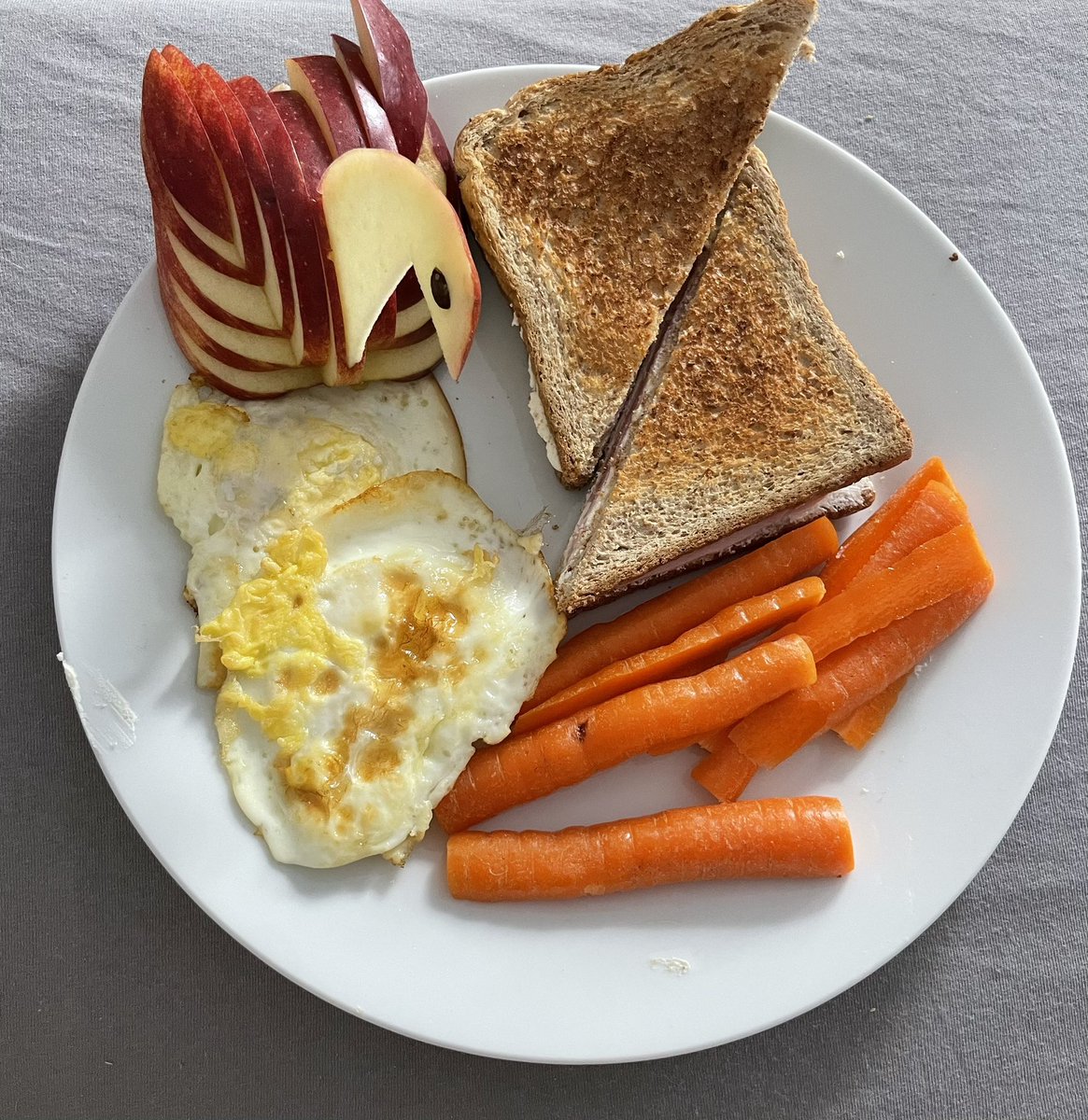 beomjjuny's tweet photo. todays breakfast from bf😢😢😢😢hes so cute wth https://t.co/PqLmsTv2ze
