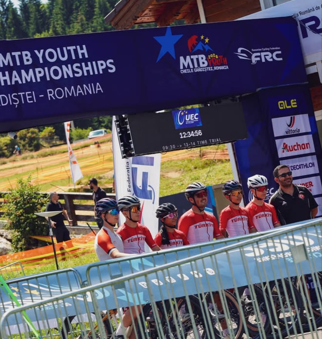 GSB_Nevsehir's tweet photo. 🚵🇹🇷 Pedallar bu kez Avrupa için dönüyor!

Milli sporcumuz Mustafa Mert Şenol, Romanya'da düzenlenen Dağ Bisikleti Yıldızlar Avrupa Şampiyonası'nda XCT yarışında ülkemizi ve Nevşehir'imizi temsil edecek.

Ay-yıldızlı formamızla vereceği mücadelede sporcumuza  başarılar diliyoruz. https://t.co/60MyGstLNr