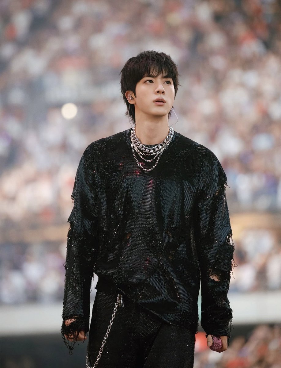 JinBase_'s tweet photo. BTS Official Instagram 😍😍

“BTS WORLD TOUR 'ARIRANG' IN PARIS”

HANDSOME JINN ❤️❤️

#방탄소년단진 #진 #JIN #BTSJIN https://t.co/SWdLkC1zoB