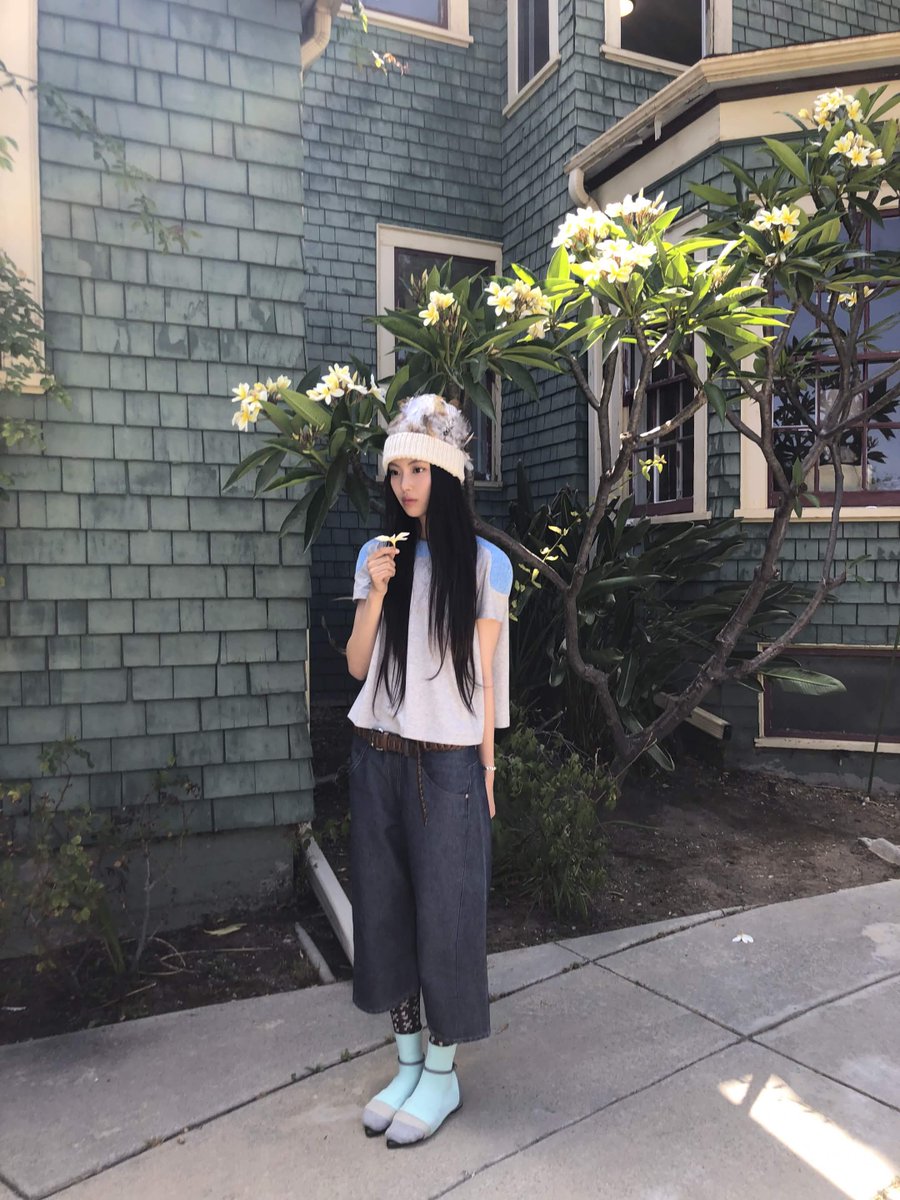 loveit421's tweet photo. 260722 #뉴진스 #NewJeans #혜인 #HYEIN https://t.co/RwwHZzUwg1