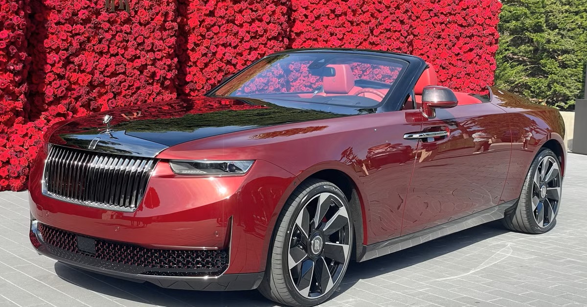 CHACOTT - まる　type I drop / red rose Ｌサイズ 11/12 #1: Rolls-Royce La Rose Noire Droptail — $30M Only 4 exist