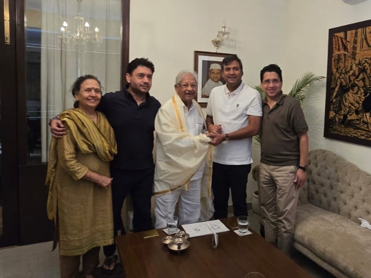 RahulVKarad's tweet photo. Had a meaningful interaction with Shri Sunil Shastri Ji, Former Member of Parliament, Rajya Sabha, along with his family.

It is a pleasure to observe that the Shastri family continues to embody the timeless values of integrity, humility and selfless service to the nation. Shri Sunil Shastri Ji remains committed to carrying forward the rich legacy of his father Former PM Shri. Lal Bahadur Shastri ji, while it is equally heartening to see the next generation of the family inspired by the spirit of public service and national development.

Such interactions are a reminder that enduring legacies are built on values that continue to inspire generations.

#RahulKarad #SunilShastri #LalBahadurShastri #ShastriFamily #PublicService #NationalDevelopment #LeadershipLegacy #IndianLeadership #InspiringGenerations #IndianPolitics

[ Dr Rahul V Karad, Shri Sunil Shastri, Lal Bahadur Shastri family, leadership and integrity, Indian democracy,  political legacy, national values, ethical public service, Indian statesmen, leadership development ]