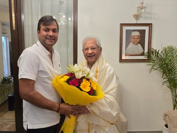 RahulVKarad's tweet photo. Had a meaningful interaction with Shri Sunil Shastri Ji, Former Member of Parliament, Rajya Sabha, along with his family.

It is a pleasure to observe that the Shastri family continues to embody the timeless values of integrity, humility and selfless service to the nation. Shri Sunil Shastri Ji remains committed to carrying forward the rich legacy of his father Former PM Shri. Lal Bahadur Shastri ji, while it is equally heartening to see the next generation of the family inspired by the spirit of public service and national development.

Such interactions are a reminder that enduring legacies are built on values that continue to inspire generations.

#RahulKarad #SunilShastri #LalBahadurShastri #ShastriFamily #PublicService #NationalDevelopment #LeadershipLegacy #IndianLeadership #InspiringGenerations #IndianPolitics

[ Dr Rahul V Karad, Shri Sunil Shastri, Lal Bahadur Shastri family, leadership and integrity, Indian democracy,  political legacy, national values, ethical public service, Indian statesmen, leadership development ]
