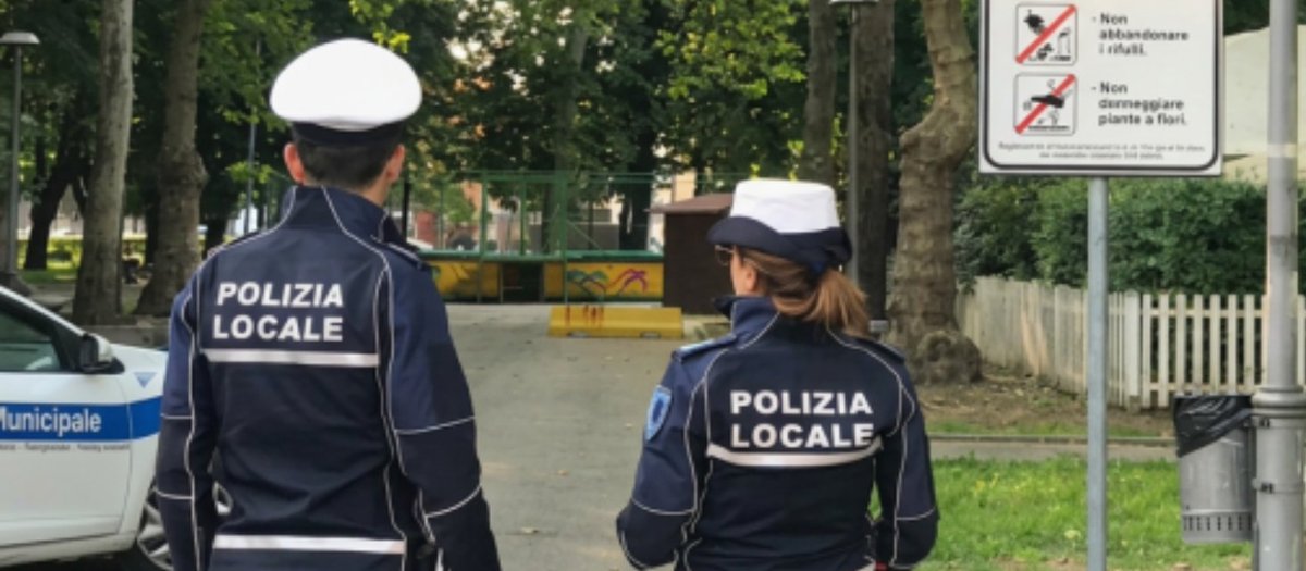 PMTerredargine's tweet photo. #PMTerredargine #PLfacciamo Controlli nei parchi, un giovane denunciato per spaccio.
Vedi dettagli➡️https://t.co/t8Ya17PDXT https://t.co/0m4dKu0M5P