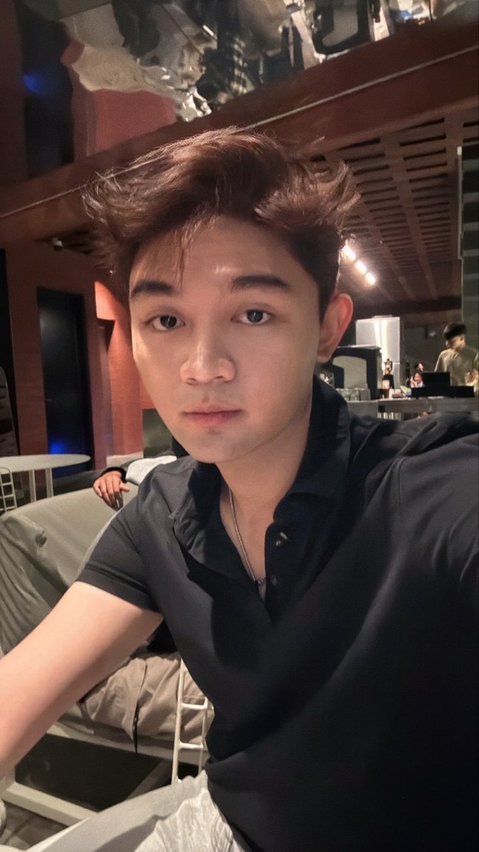 goodboyfrr's tweet photo. Missed my brown hair https://t.co/d4ZpvpIATm