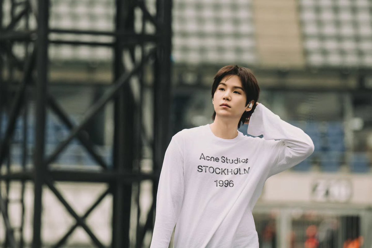 btschartsxdaily's tweet photo. #SUGA via Instagram Post (4)💜

“PARIS”
https://t.co/sFmqcz9HY7 https://t.co/nVCk2qygej
