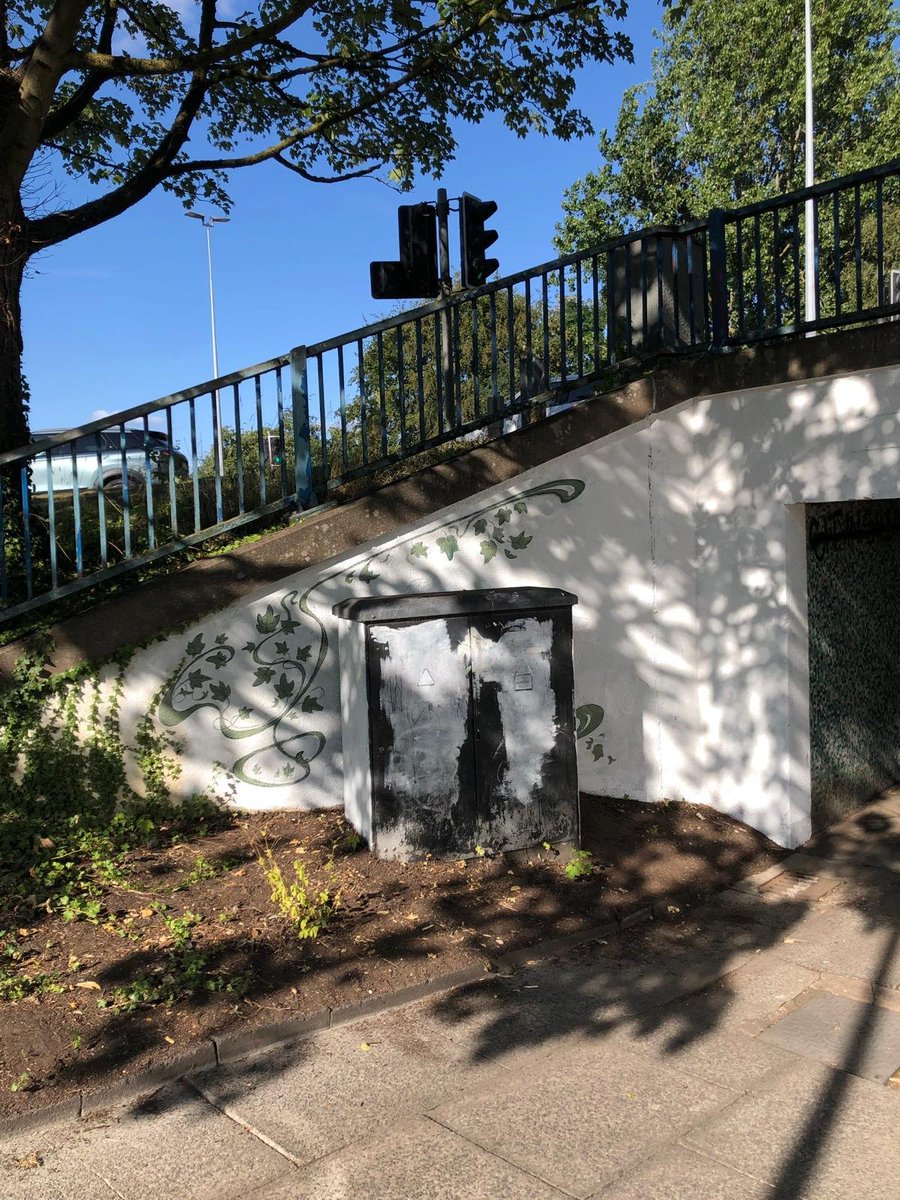 OlgaGerke's tweet photo. Mural and plants are done. I hope people would stop peeing there!!!! https://t.co/KpwXrEiTBm