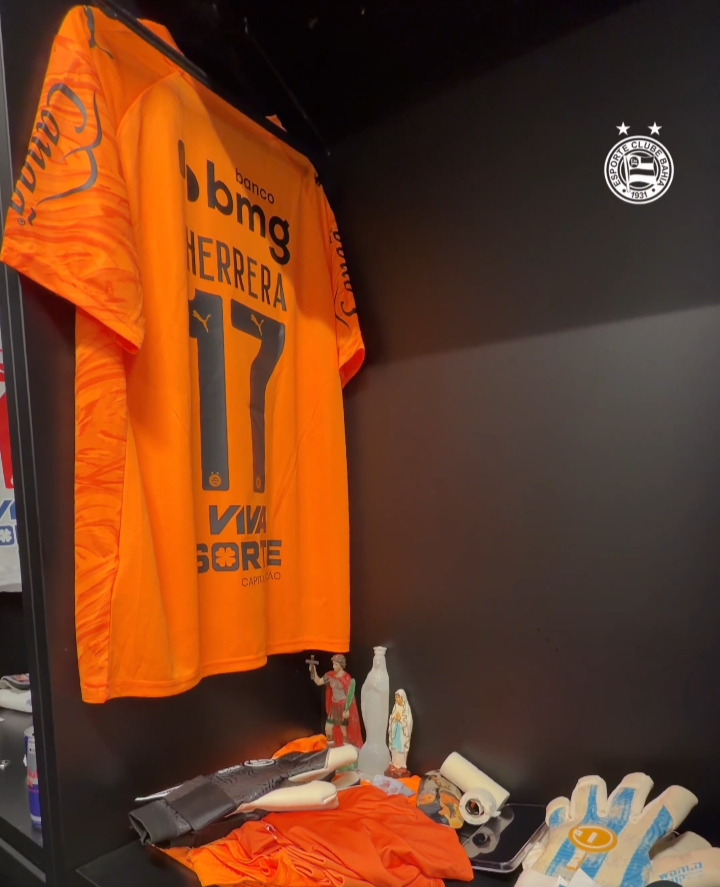HugoCaric's tweet photo. Primer partido del arquero cordobés Guido Herrera con Esporte Clube Bahía: 1-1 vs. Atlético Mineiro (Brasileiro, 19° fecha), integrando el banco de suplentes y luciendo la camiseta número '17'. https://t.co/crRNB84uiV