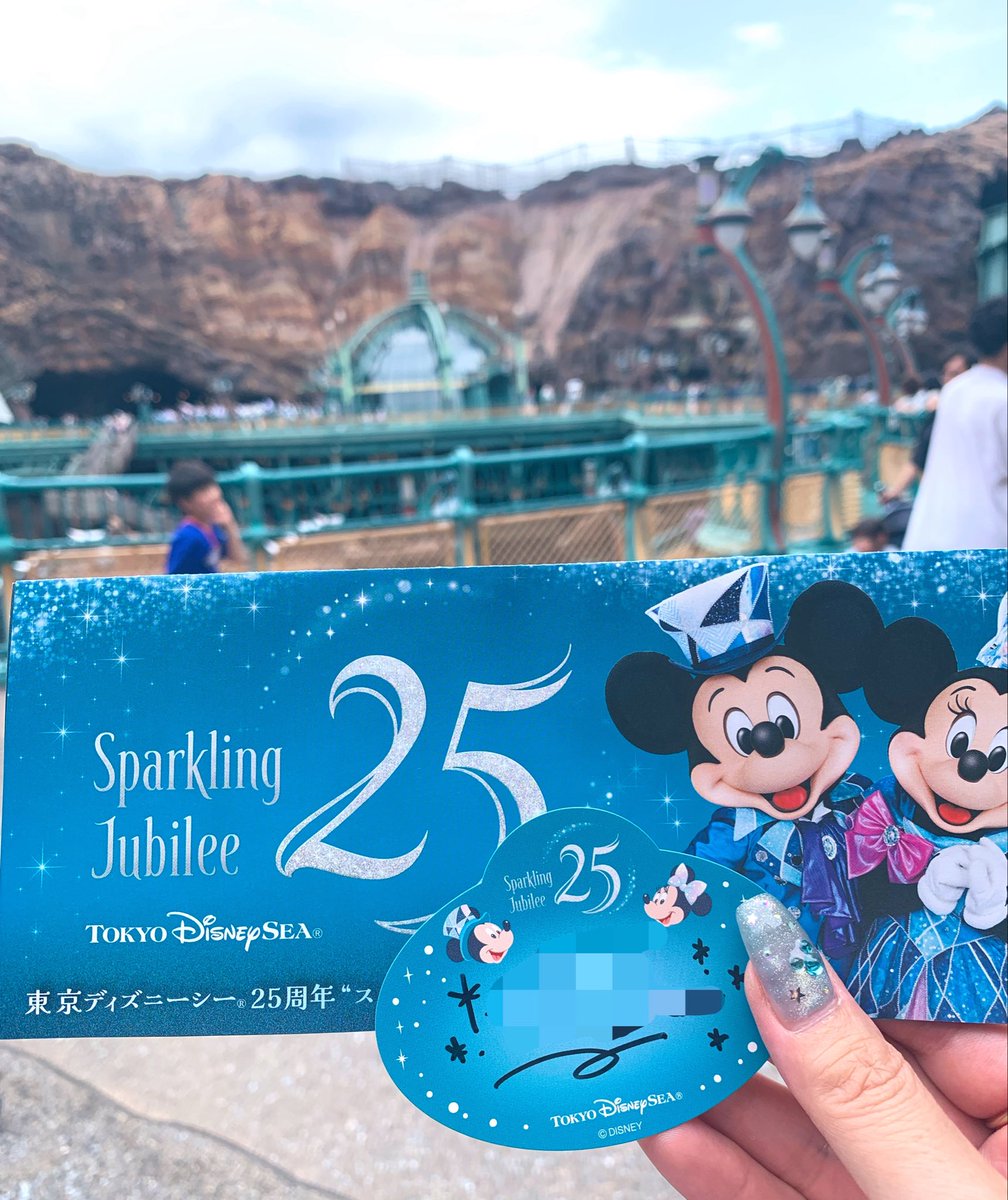 yuki3d22's tweet photo. サッカーオフシーズンの週末
25周年のディズニーシーへ✨
💎スパークリングジュビリー💎
#東京ディズニーシー25周年
#スパークリングジュビリー https://t.co/F31W8ePgJy