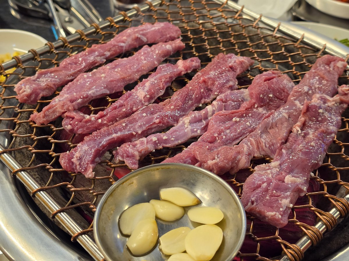 sokong_'s tweet photo. 고기먹었다 냠냐미 https://t.co/XisVeJRwSk