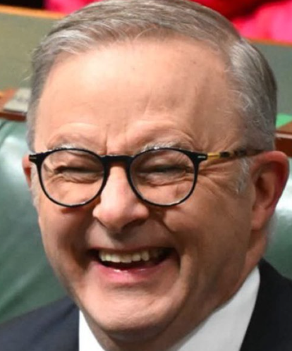 Batman2242's tweet photo. Only the Australian Labor Party could turn a Islamic Terror Attack, Bondi, into a moral lecture for Australians to be more tolerant of Islam.
I hate this man. https://t.co/ljZWl0xEkj