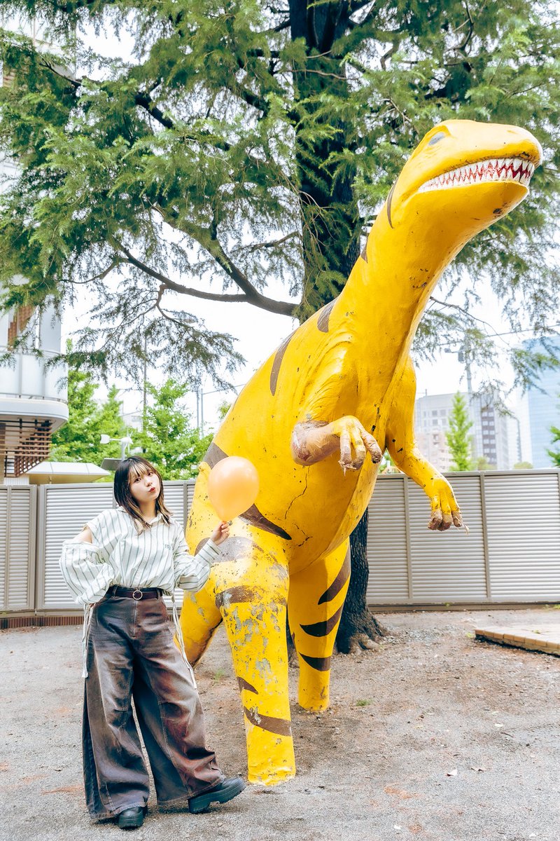 shimotannn's tweet photo. 🦖✖️🎈

#子供の森公園 #恐竜
#ポートレート #portrait https://t.co/Do2snhV8lZ