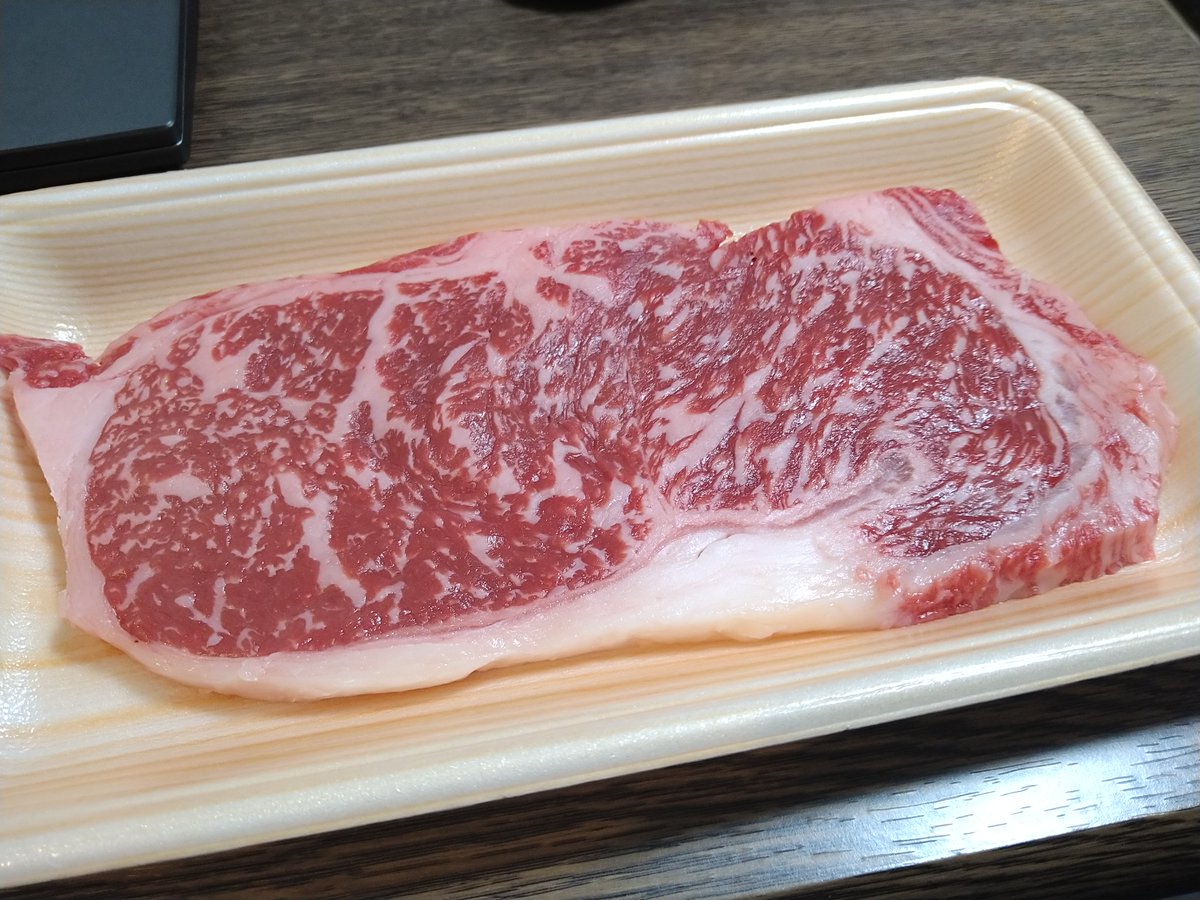 aznnprpr's tweet photo. 我らはコラプサー、焼いたお肉を食らう者🥩 https://t.co/2RtSDWwLqI