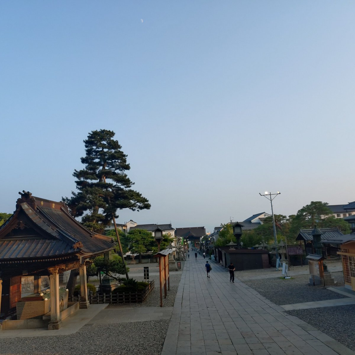 BRAVE9518's tweet photo. 2026年 7.22(水) 長野駅、権堂アーケード、善光寺 周辺のゴミ���いパトロールを行う。特記事項なし
#ホープインカオスヒーロー https://t.co/JjIeVtsslb