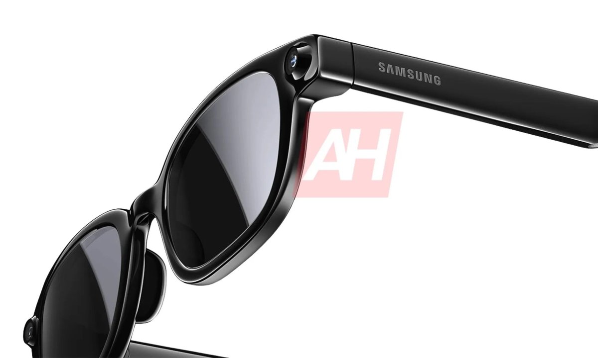GoTechNews's tweet photo. Samsung just put an AI assistant inside a pair of glasses. 👓

Unveiled today in London — you talk, they see what you see and answer.

👀 Google's AI built in
✨ Look like normal frames

The smartphone may finally have a rival.
Would you wear them? 👇 https://t.co/rk4MY057ZF