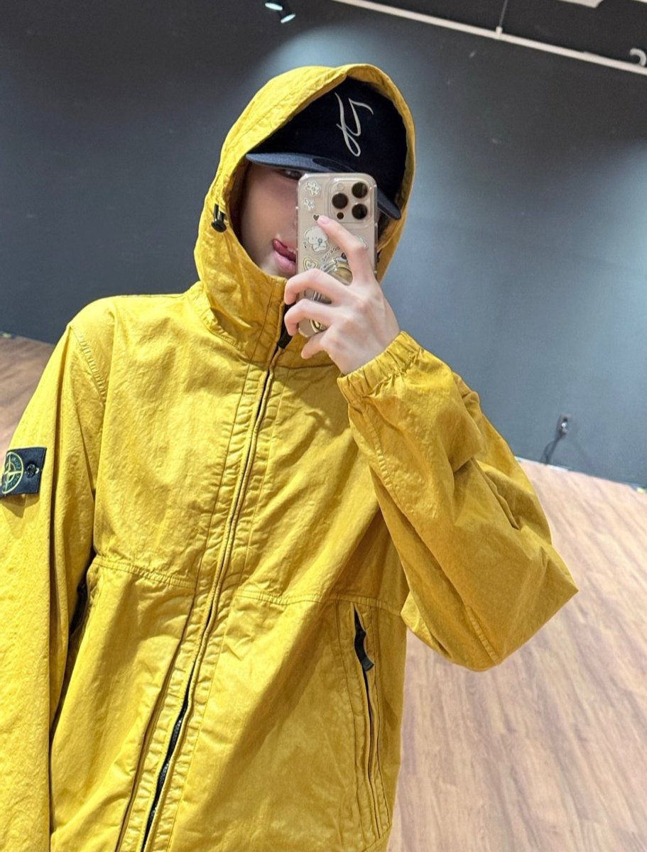 OceanlvrEst23's tweet photo. My yellow💛 https://t.co/sper4qV7gM