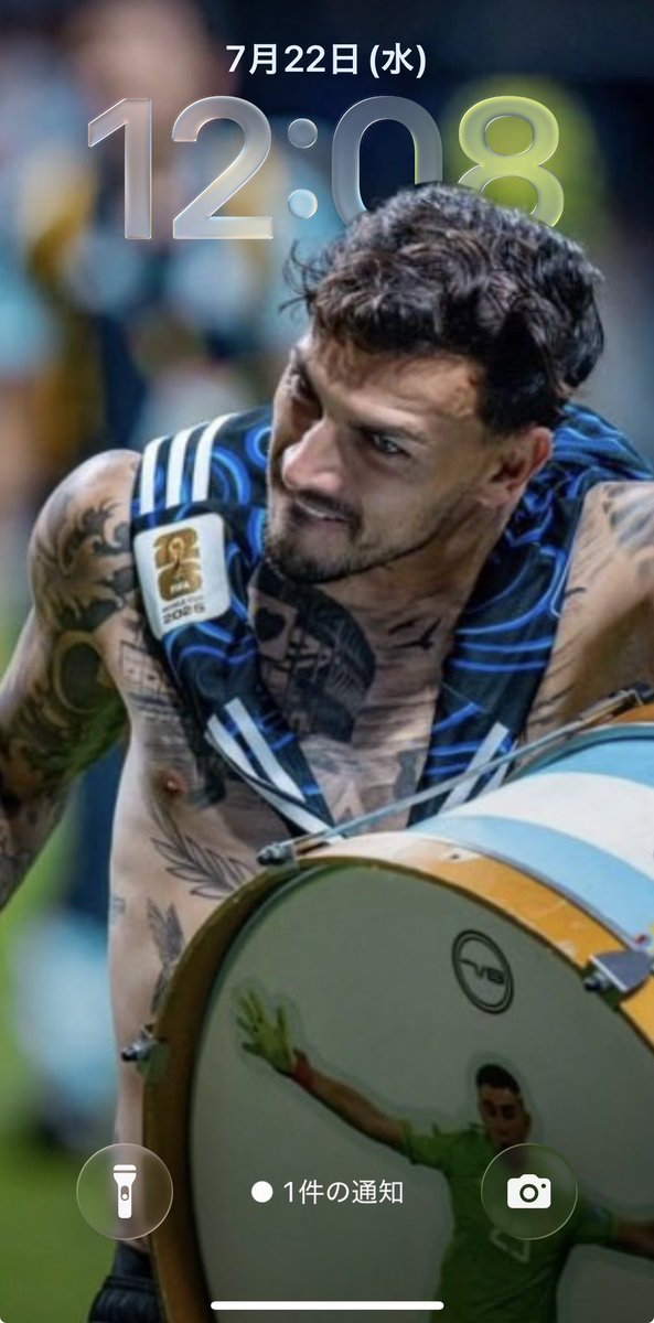 sign_es7's tweet photo. 何を言われようと🇦🇷贔屓なので勿論4年後も応援するのだ🫶

しかしデパウル様のこの写真を撮った人は誰ですか？
神がかった猛獣みたいで素敵なんですけど！
思わず待ち受けにした笑笑

推し達は死ぬまで推し続ける🩵🤍 https://t.co/9fZetIFx6P