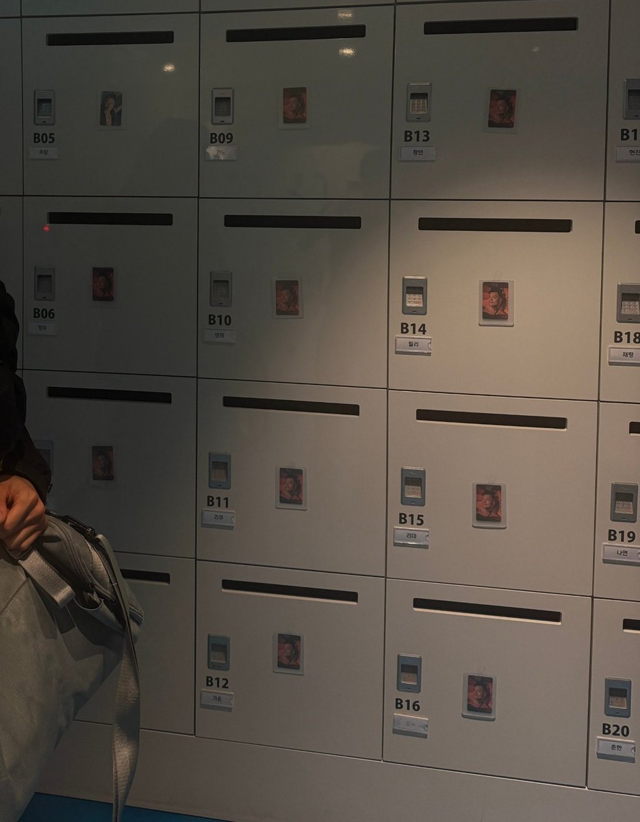 SEUNGM1NE's tweet photo. every singles locker of jype artists have jyp’s pc💀 https://t.co/SkPJ6fN20W