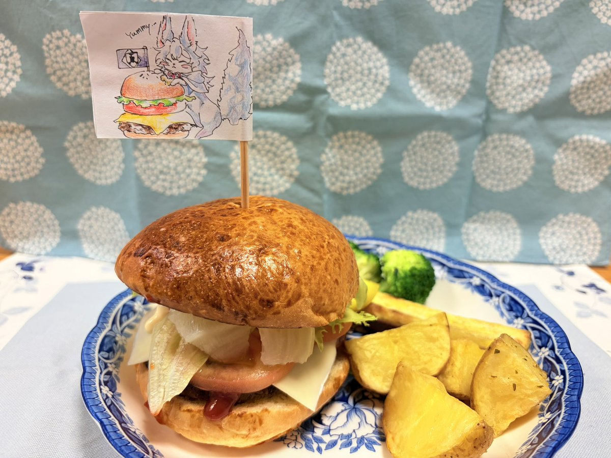 Yusei0555's tweet photo. ハンバーガー出来ました！！ https://t.co/Wz8xEhioIX