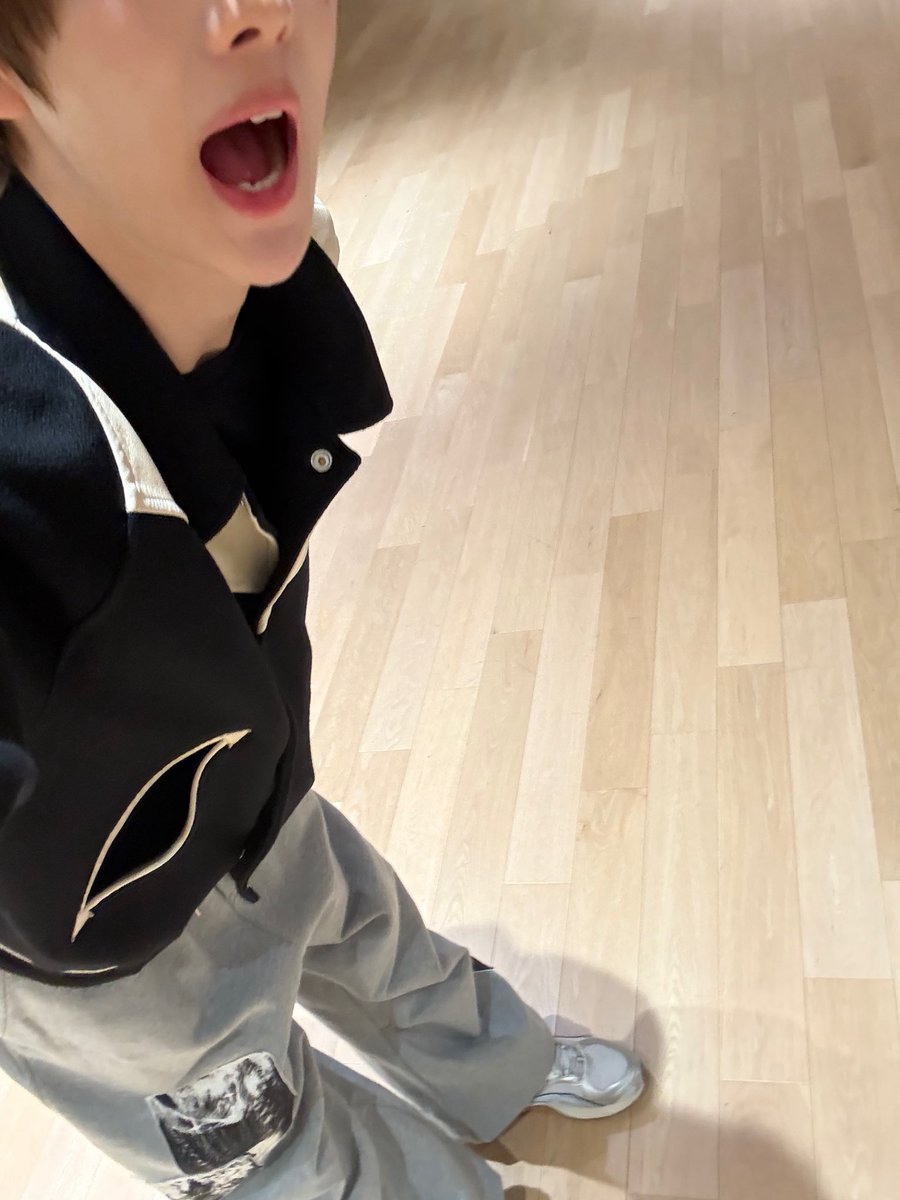 bbangj0j's tweet photo. 투어스 05년생 앞니 수준,,, https://t.co/tiZHYOtuwh
