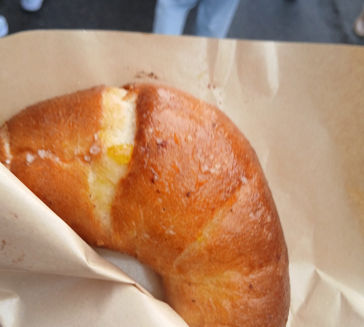 ewO_Ow's tweet photo. 성수 소금빵..메모!
맛있습니다!!진짜진짜진짜!!
가게이름은..몰라요

순정만화 땡겨서 친구 학원보내고
신나게 읽다왔어요
(아이스티 맛없음 별로) https://t.co/OpUEdr7lGi