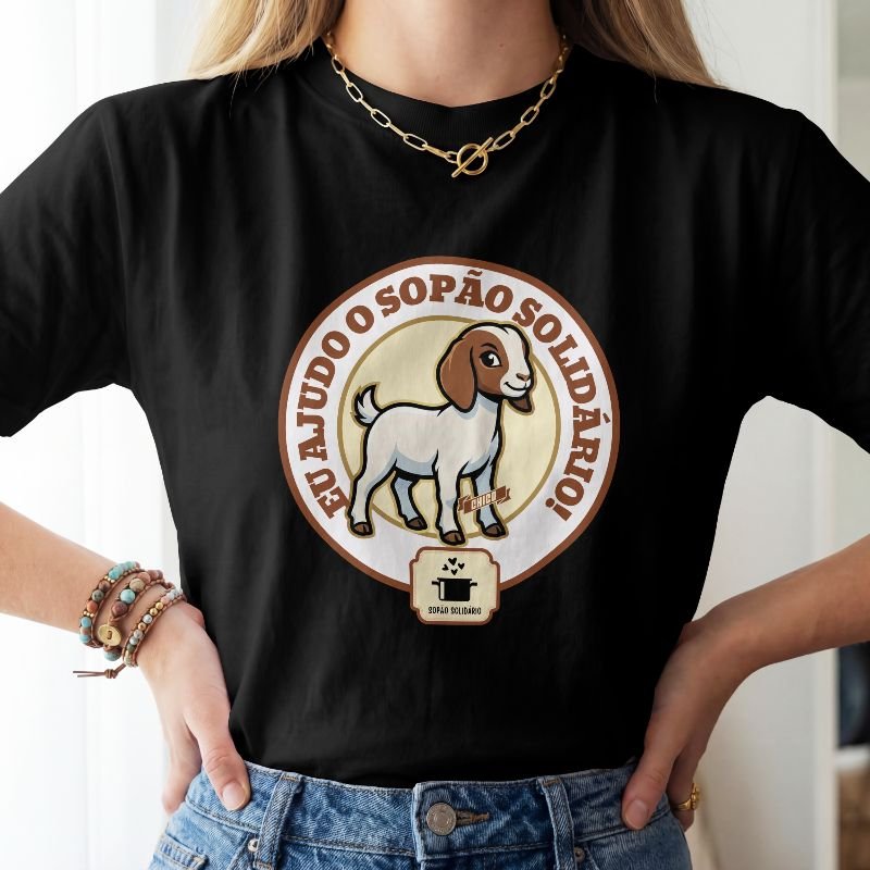 adrianaramossi's tweet photo. Trago novidades💗🙏😍

Lançamento! Uma camiseta que alimenta corações! 🥰🥣 Apresentamos a nossa Camiseta Oficial do Sopão Solidário! Mais do que vestir uma peça linda, você veste a nossa causa.
Ao comprar a nossa camiseta exclusiva, você nos ajuda a manter o Sopão Solidário! Parte da renda arrecadada com a venda destas camisetas  o @use_urubuverso vai reverter para a compra de ingredientes e manutenção do  projeto, que leva alimento, carinho e dignidade para quem mais precisa.
🤝 Vista essa ideia!
💳 Formas de pagamento: [Pix, 6x s/ juros Cartão, etc.]
🛍️ Como garantir a sua: https://t.co/RTmpqcvCA6 
Junte-se a nós nessa corrente do bem. Quem tem fome, tem pressa. 🥣❤️
#SopãoSolidário #AçãoSocial #Solidariedade #DoeAmor
