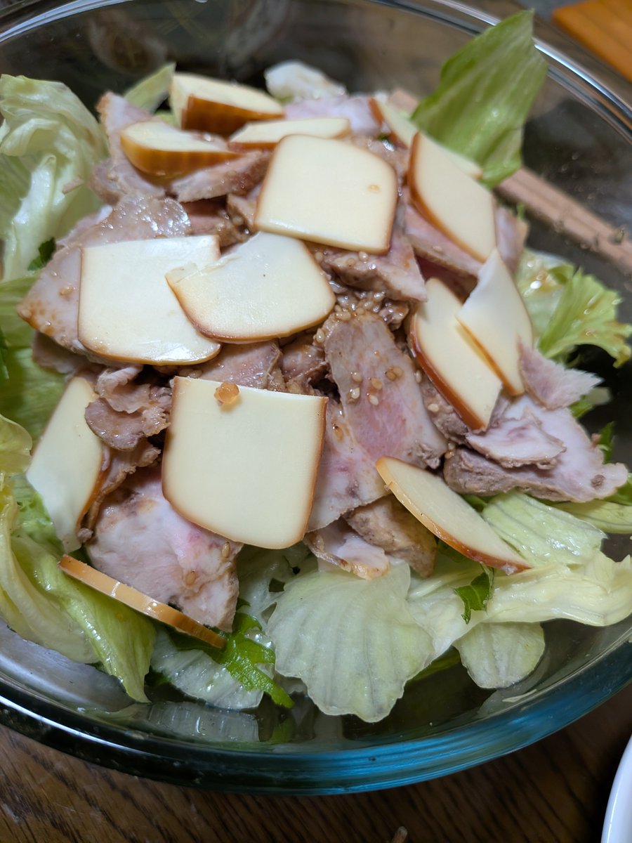 bronco_TE's tweet photo. 7月de40℃越え連チャンヤバいッスね……とりあえずしっかり食べようね！しかし夏に夏野菜ってやっぱ良いもんだねぇ〜。
ズッキーニのあのザクザク感たまらん https://t.co/7TVqbgjPQJ