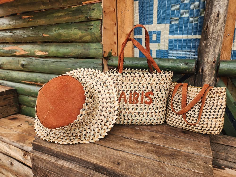 AIBIS_UG's tweet photo. We also had an exihibition of some of the organic food, tea spices, herbal medicine grown at the farm as well crafts made by our community women. The queens also planted trees as a climate action. https://t.co/6SJUxTyVcL
