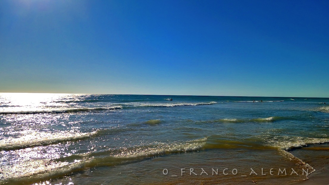 o_franco_aleman's tweet photo. where are you?

#nature #naturephotography 
#ocean #waves #reflections #bluesky #sunlight https://t.co/cKPmmzupIk
