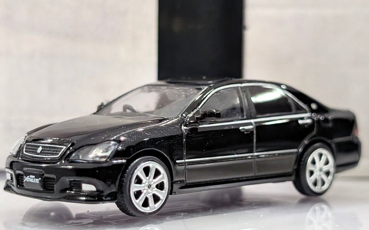 WsVXbXqnmV8137's tweet photo. トヨタ　クラウン　アスリート　(S180）

DIE CAST TEAMのクラウンアスリート
たまたま目についたので購入しました。
なかなかカッコ良いです✨

#ミニカー　#DIECASTTEAM #クラウン　#ゼロクラ https://t.co/T5jAb0JLcb