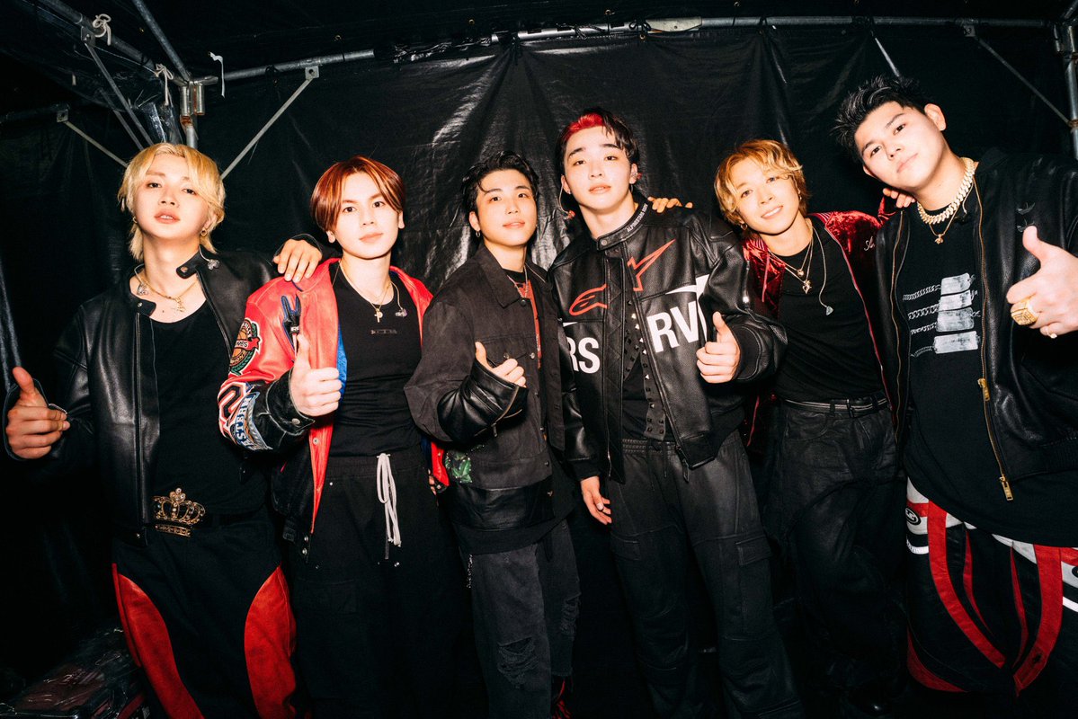 furukake200's tweet photo. 一生涯BE:FIRSTを名乗れるのは、どこを探してもこの6人しかいない。
自分と同い年でもある元メンバー。パフォーマンスは尊敬していたけど、純粋に応援できないことがどれだけ悲しいことか…。
それでも、BE:FIRSTはMainstreamを進んでいくのだと思うし、今だってMasterplanを遂行している最中なのだ。 https://t.co/12y9Z9Io5D