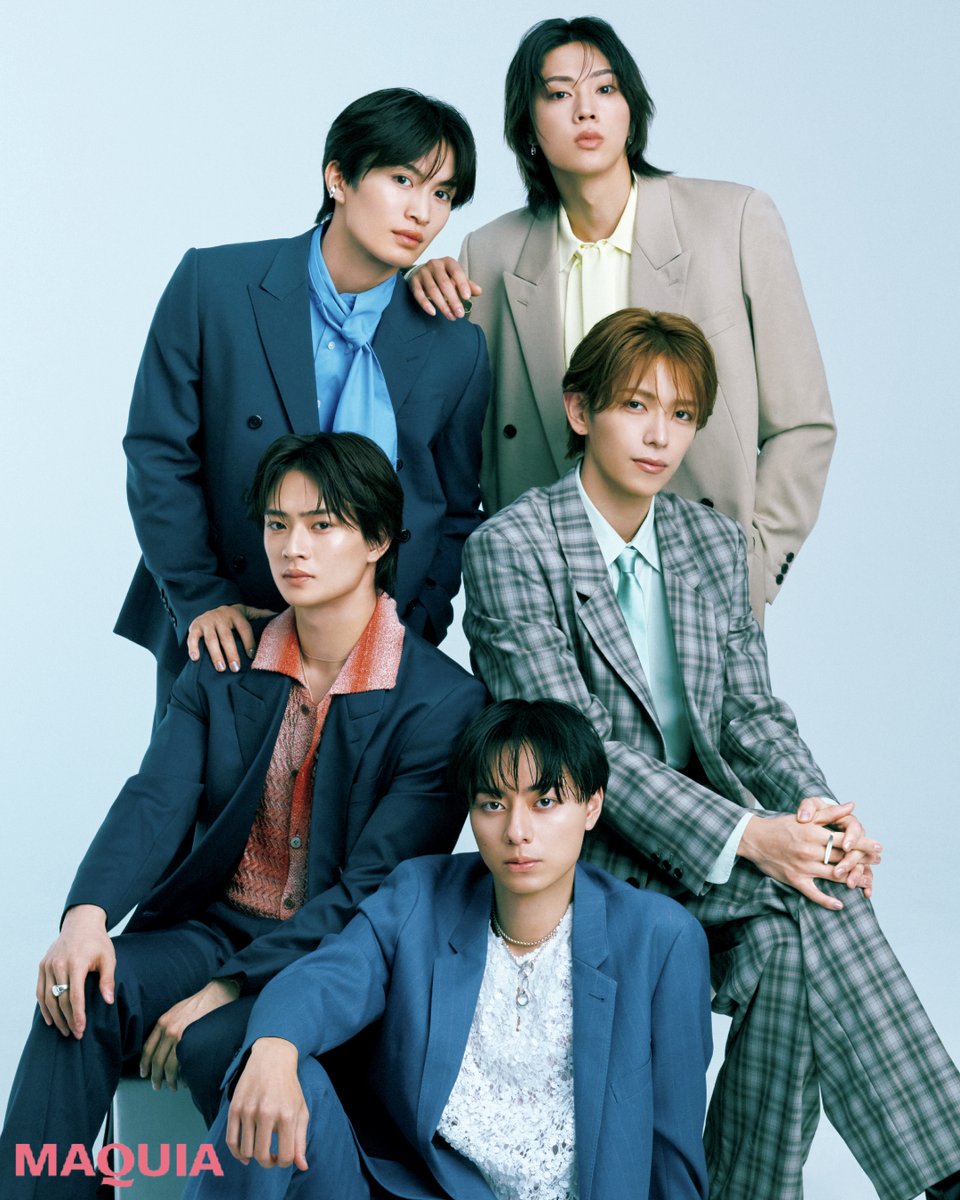 maquia_magazine's tweet photo. 本日発売🔔マキア９月号📚
#ACEes の特別版表紙＆特集はもうチェックしていただけましたか？

新時代を牽引する珠玉のエース集団がマキアカバーに初登場🫧

揺るぎない個性と才能を携えた彼らの美容哲学やグループにかける想いに迫ったインタビュー、そして各メンバーの“推しパーツ”をピックアップした厚紙カードをお楽しみください🎶

ちなみにこちらのお衣装はメンバーカラーで揃えています👒
細部までこだわった誌面をぜひ隅々までチェックしてくださいね。

🔗マキア９月号の詳細は���ちら
https://t.co/crr3jHbLMB

#マキアACEes号 @jr_official_X