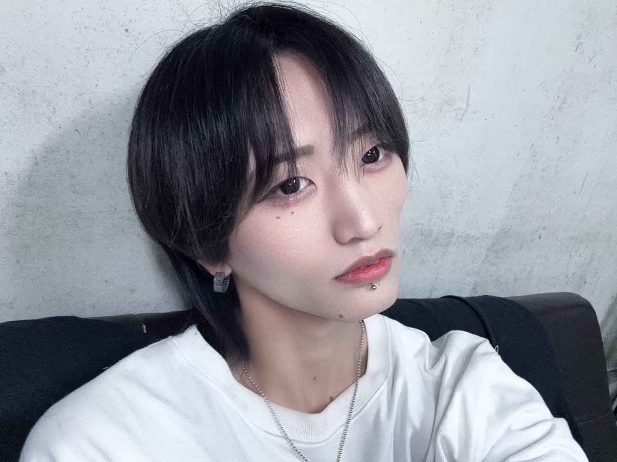 eito_lilith's tweet photo. 俺じゃダメなの？

 #自撮り界隈  #いいね返し https://t.co/pXFshMqmNs