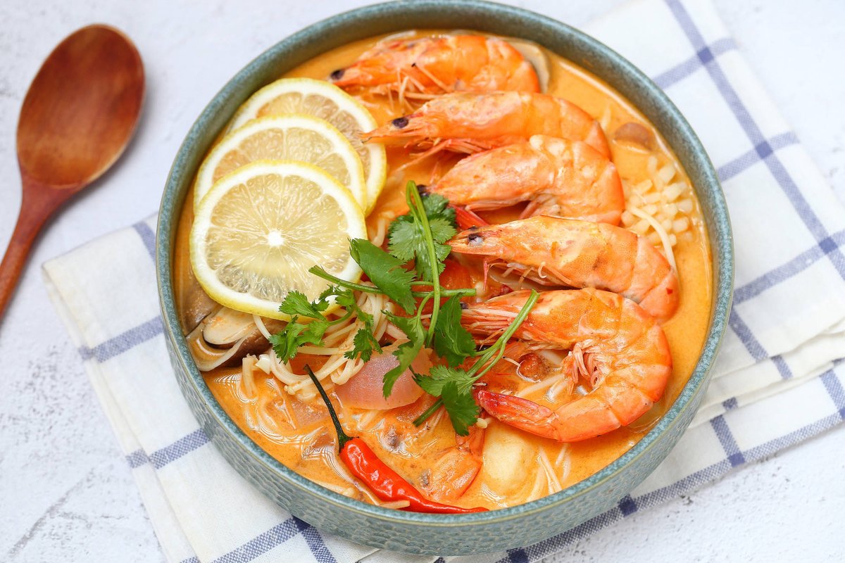 nandosoaresz_'s tweet photo. Craving something spicy and exotic Try homemade tom yum goong tonight—tangy, sour, and packed with fresh herbs that transport you straight to Thailand! https://t.co/v3czz7ur7Z