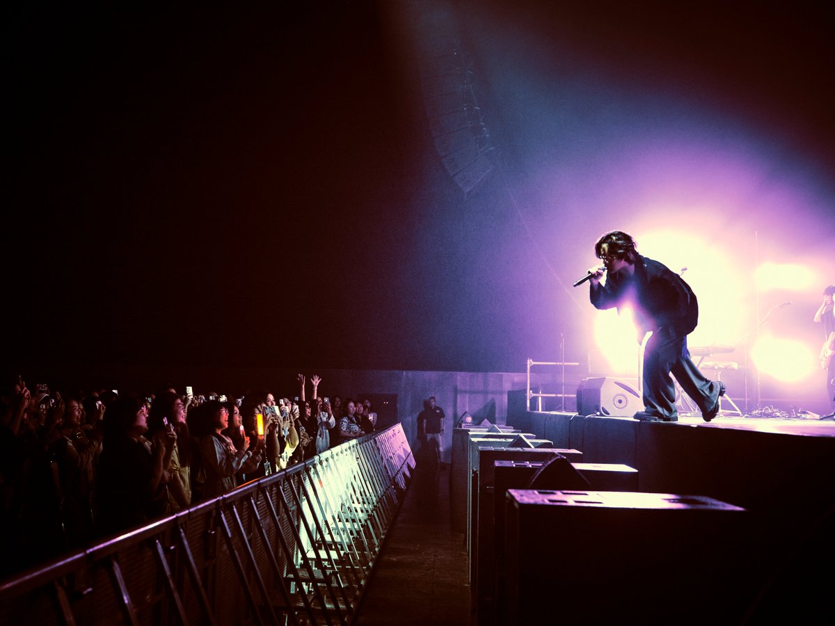 livenationth's tweet photo. จบลงอย่างสวยงามและเต็มไปด้วยความประทับใจ สำหรับคอนเสิร์ตของศิลปินหนุ่มจากแดนอาทิตย์อุทัย Centimillimental  กับเวิลด์ทัวร์ Centimillimental WORLD TOUR 2025-2026 "Cafuné"  ที่จัดขึ้นเมื่อวันที่ 19 กรกฎาคม 2569 ณ เซ็นทรัลเวิลด์ ไลฟ์ ชั้น 8 เซ็นทรัลเวิลด์  ท่ามกลางแฟนเพลงชาวไทยที่มาร่วมสร้างค่ำคืนสุดพิเศษกันอย่างคับคั่ง

นอกจากจะแสดงความรักและความผูกพันที่มีต่อแฟน ๆ ชาวไทยแล้ว Centimillimental ยังขนเพลงฮิตมาเสิร์ฟแบบจัดเต็ม ถ่ายทอดทุกบทเพลงด้วยพลังและความอบอุ่น จนบรรยากาศทั้งฮอลล์เต็มไปด้วยรอยยิ้มและความประทับใจ เรียกได้ว่าเป็นอีกหนึ่งค่ำคืนที่แฟน ๆ ไม่อยากให้จบลงเลยทีเดียว

ตามไปชมภาพบรรยากาศสุดประทับใจจากคอนเสิร์ตครั้งนี้กันได้เลย!

📷 Photo Courtesy of Live Nation Tero by Thanwa Lujintanon

#Centimillimental
#CafunéTour
#CafunéTourBKK
#LiveNationTero