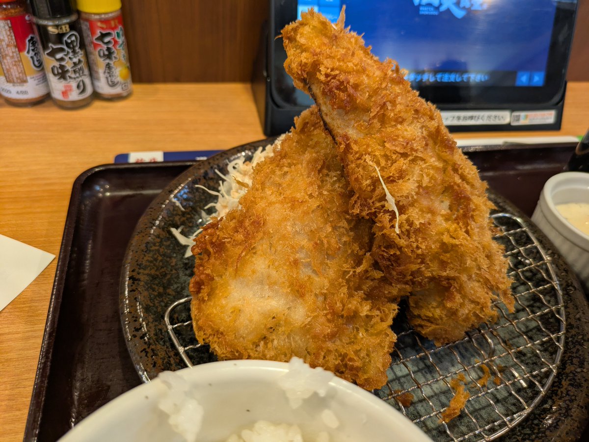 komatsu2012go's tweet photo. 宮城野区扇町にある
#ごはん処
#満天食堂
の、刺身アジフライ
と、豚汁に変更
#たまぁ〜にファミレス https://t.co/ZzcJv8606K