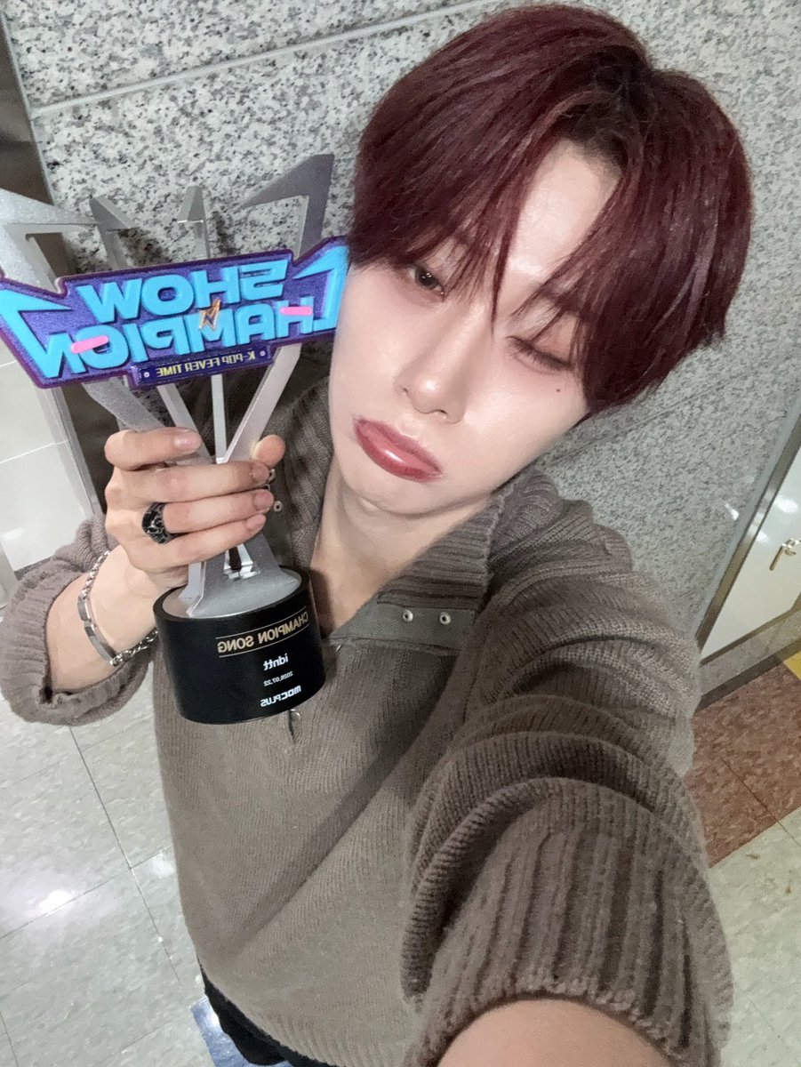 cccccute___'s tweet photo. 260722 ㅇㄷㅍ #지운

1위한 행복여우 🦊

#남지운 #NAMJIWOON 
#idntt #아이덴티티 #アイデンティティ https://t.co/LhhOrdLEni