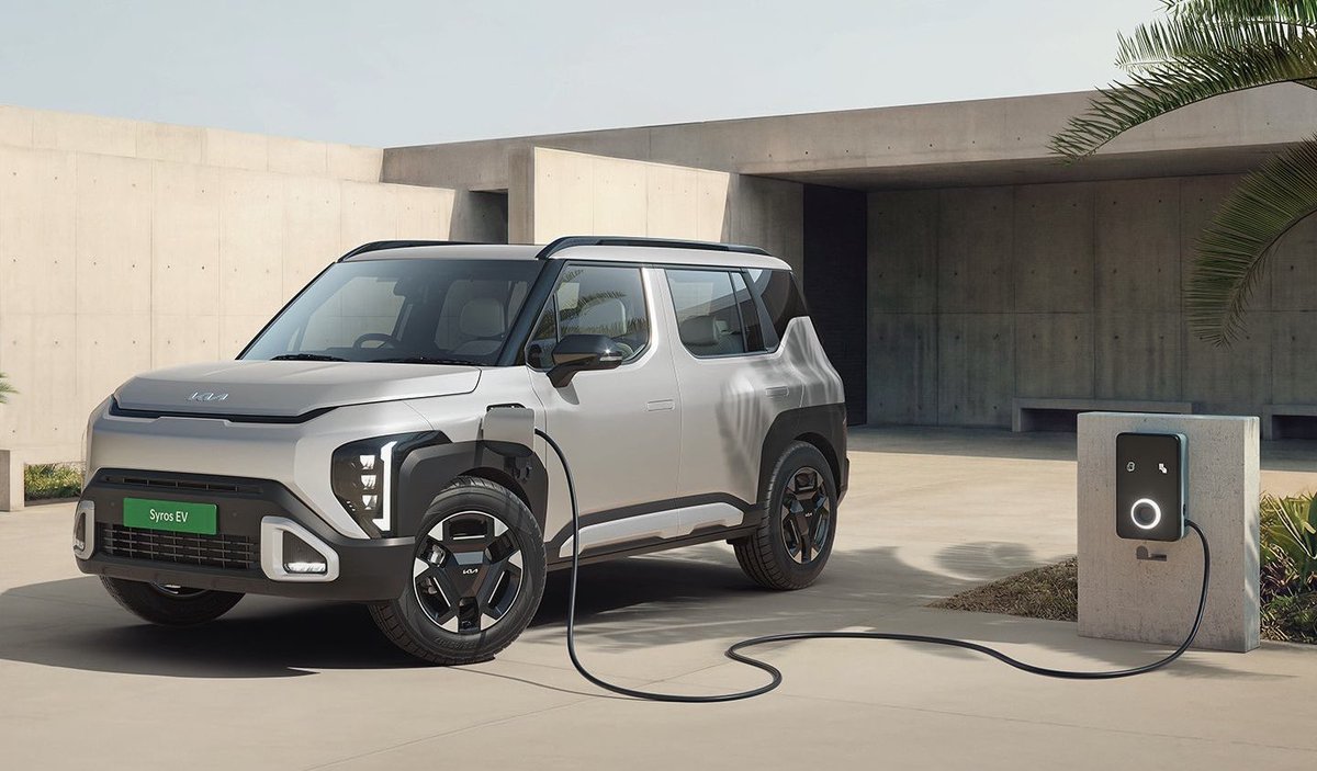 talks_turbo's tweet photo. Nexon EV has a massive threat incoming! 🚨

Kia Syros EV specs:
🔋 42 kWh | 135 PS | 443 km range
🔋 51.4 kWh | 171 PS | 526 km range (~400 km real-world)

If priced at ~₹14L, it’s game over. 📈 https://t.co/CVrEtUOz7Q