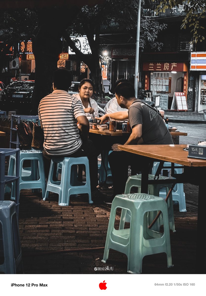 Fofo_34556's tweet photo. [Street corner buzz hits different at golden hour—late-night snack stalls + passersby’s quick grins = pure city magic.]， https://t.co/rxcaG83yAR