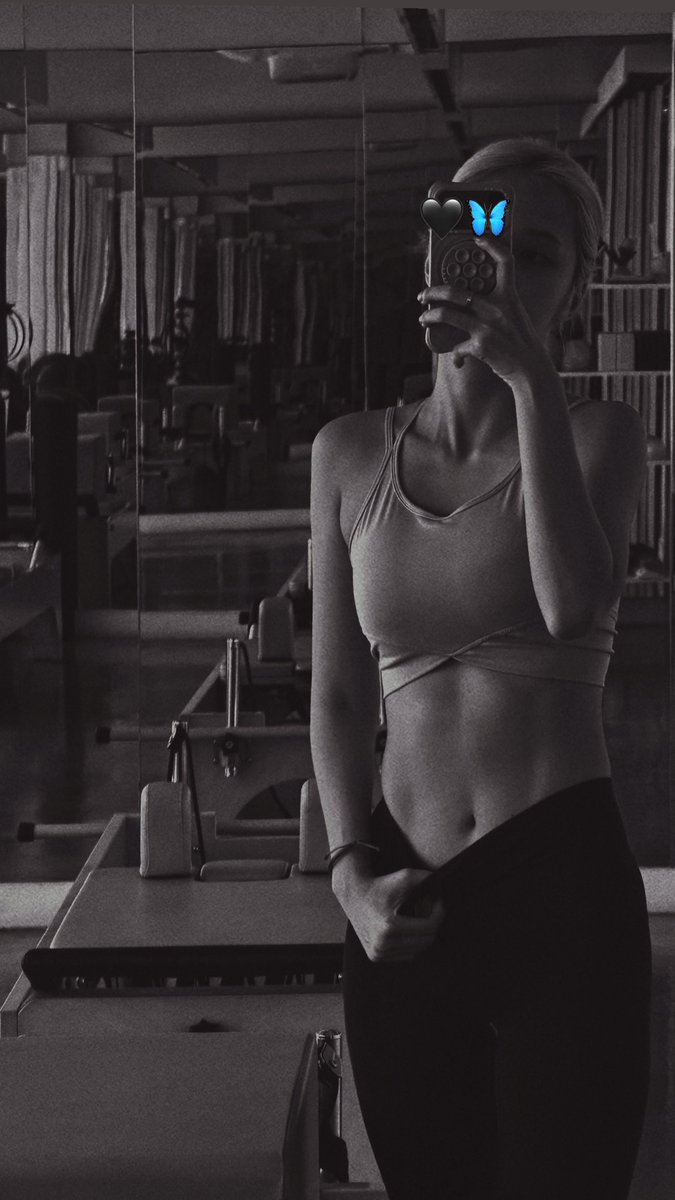 janxjingjing's tweet photo. OMFG THIS IS EXACTLY WHAT I’VE BEEN TALKING ABOUT!!! 😭😭😭 I’M GOING INSANE JANHAE WTF 😭😭😭 HER GYM PICS/VIDS ARE LITERALLY GOING TO BE THE ENTIRE FANDOM’S CAUSE OF D3ATH. WE ARE NOT SURVIVING THIS. 😭💀 https://t.co/mksVOE9XP8