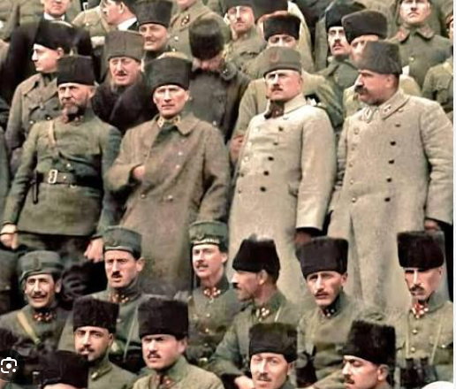 19APACHE_313's tweet photo. Türk olmak zordur çünkü Dünya ile savaşırsın,
Türk olmamak daha zor çünkü Türklerle savaşırsın ...
#TürkolmakOnurdur🇹🇷
#TürkolmakŞereftir🇹🇷 https://t.co/zZhsfwUCjW