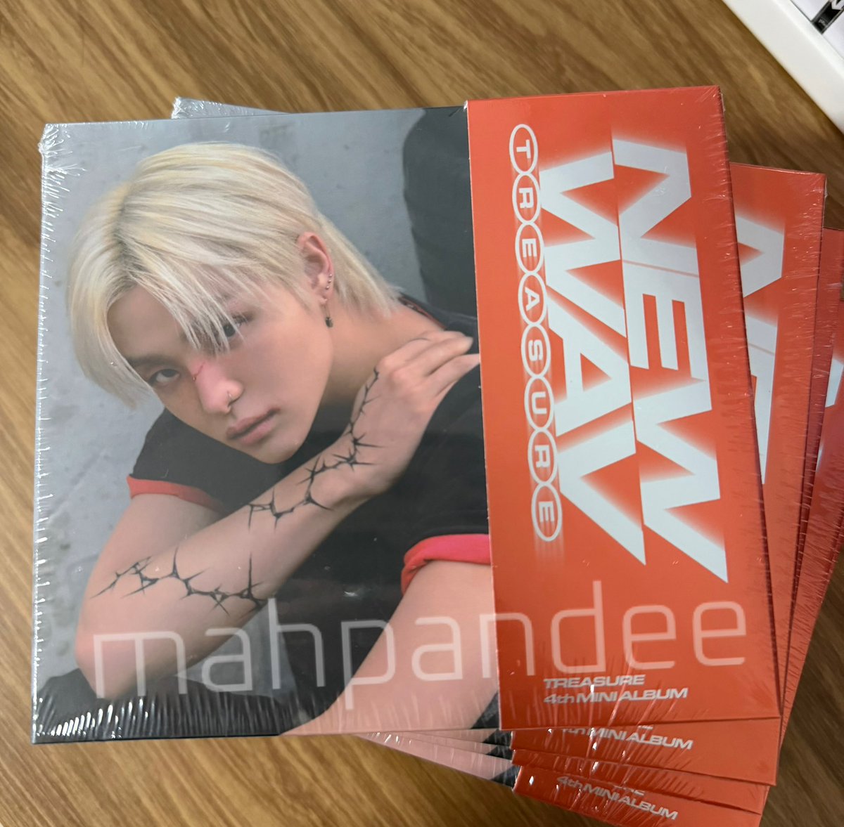 mahpandee's tweet photo. ** พร้อมส่ง อัลบั้ม TREASURE 4th MINI ALBUM [NEW WAV] RAW VER. ปกจีฮุน

♡ 120฿ รวมส่งค่า 

DM / Mention pls 💛

#ตลาดนัดTreasure #ตลาดนัดเด็กสมบัติ https://t.co/07WoyQlX29
