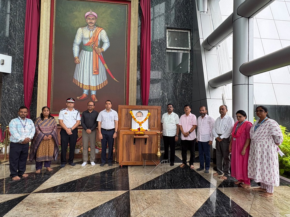 vvcmc_official's tweet photo. आज बुधवार दिनांक २२ जुलै २०२६ रोजी महाराष्ट्राचे दिवंग�� माजी उपमुख्यमंत्री श्री. अजित पवार यांच्या जयंतीनिमित्त वसई विरार शहर महानगरपालिका मुख्यालयात त्यांच्या प्रतिमेस पुष्पहार अर्पण करुन अभिव��दन करण्यात आले.

सदर कार्यक्रमाला मा. महापौर श्री. अजीव पाटील, मा.आयुक्त श्री. पृथ्वीराज बी.पी.(भा.प्र.से.), मा. सभागृह नेते श्री. प्रफुल्ल साने, मा. आरोग्य समिती सभापती श्री. निलेश देशमुख, मा. अतिरिक्त आयुक्त श्री. दिपक सावंत ,मा.उपायुक्त श्रीमती स्वाती देशपांडे ,मा. मुख्य अग्निशमन अधिकारी श्री.रोहन मोरे, सह महापालिकेचे अधिकारी व कर्मचारी उपस्थित होते.