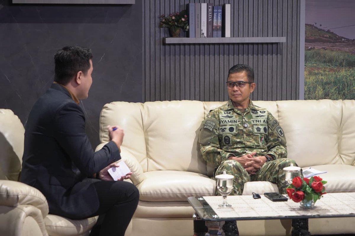 Korem042's tweet photo. Tegaskan Aksi Nyata Lawan Karhutla di TVRI, Plh. Dansatgas Karhutla Jambi Ungkap Strategi Penanganan Puncak Kemarau https://t.co/uWOwkO1Bgj