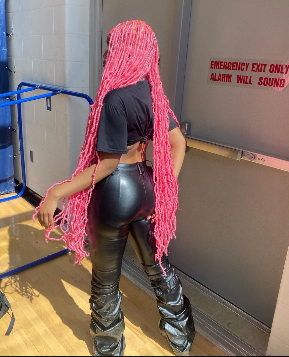 seucvsae's tweet photo. last day with this hairstyle before take down soon❤️🥺 https://t.co/aoUEg3svB8