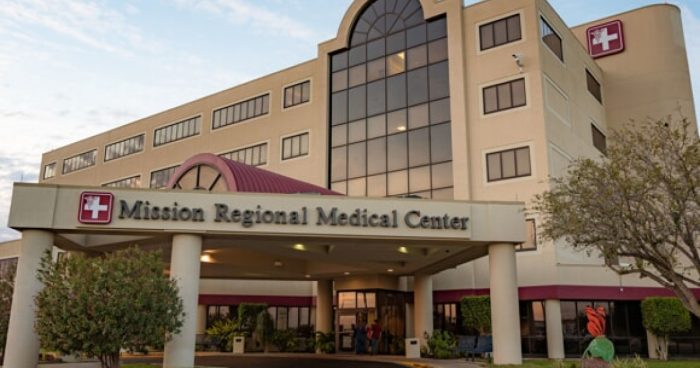 borderlineason's tweet photo. @GregAbbott_TX sancionará a hospitales #texanos que promuevan el «turismo de nacimiento» https://t.co/jfg4x0AEsR #texas #mexico #DDHH #migrantes #migracion https://t.co/ssl7PakwBQ