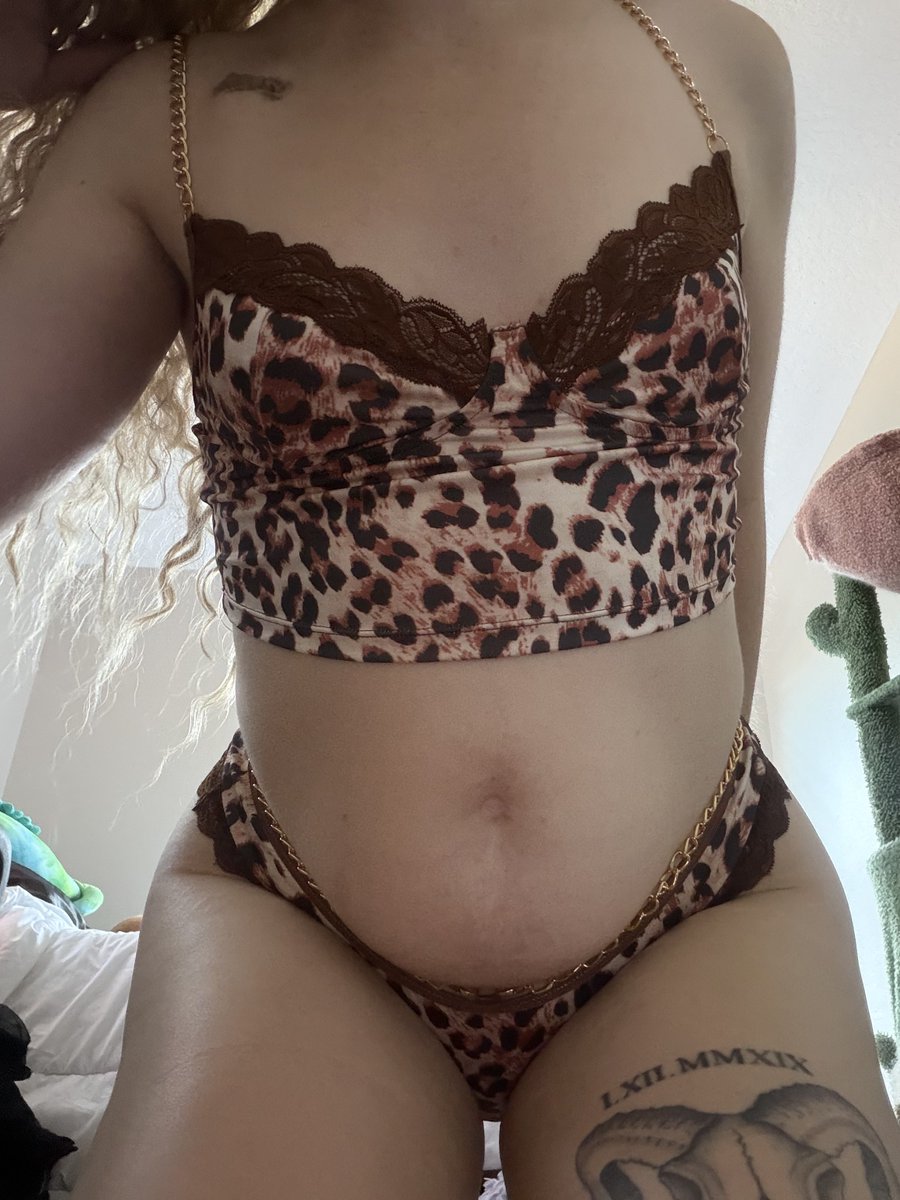 Sent2stacy's tweet photo. I know youre lurking  #nsfw https://t.co/JEtuvJ5bAN