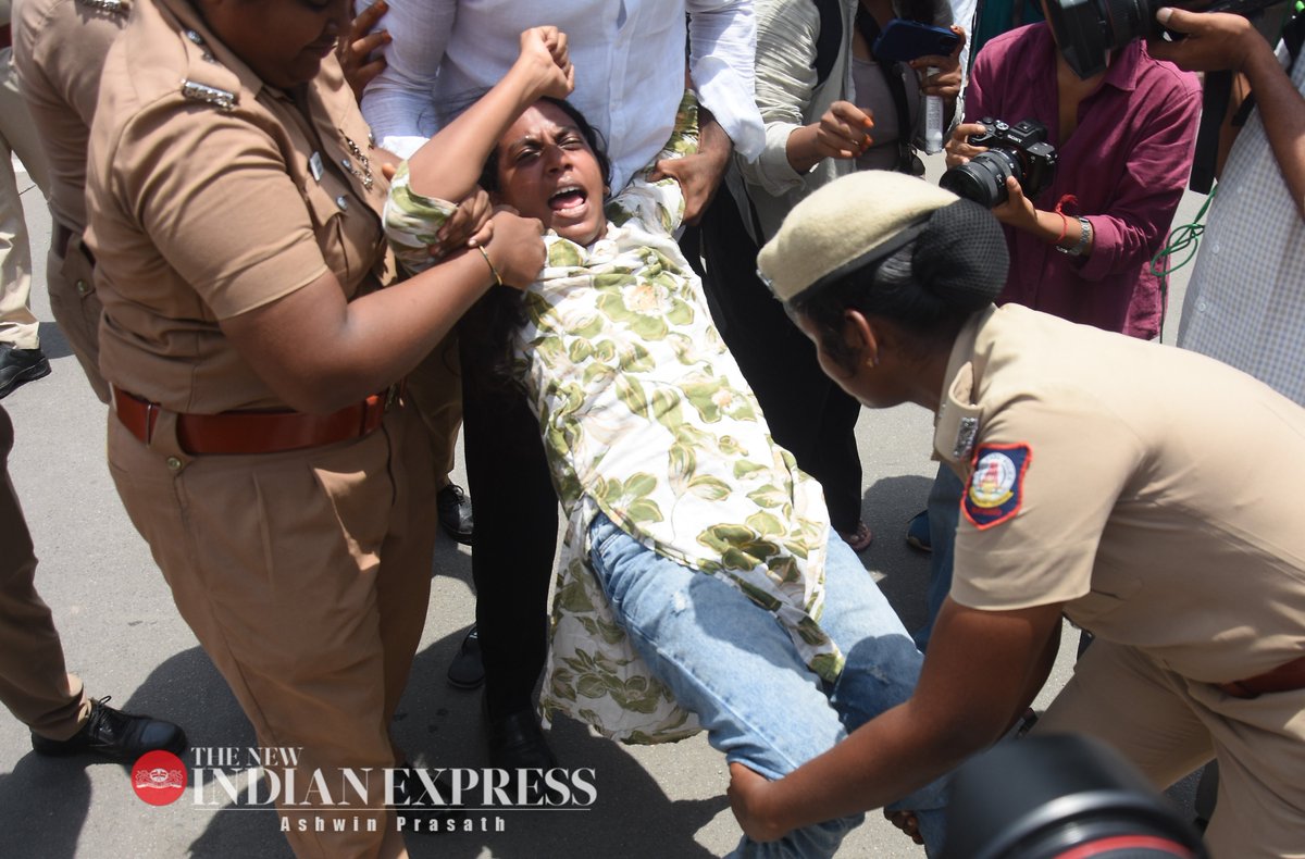ashwinacharya05's tweet photo. Police detain the Members of the Students' Federation of India (SFI) and the Democratic Youth Federation of India (DYFI) who staged a protest near Rajarathinam Stadium in Egmore, demanding the resignation of Union Education Minister Dharmendra Pradhan, holding him accountable for the alleged NEET examination question paper leak, on Wednesday.
@AntoJoseph @NewIndianXpress @santwana99 @shibasahu2012 @xpresstn #NEETprotest #DharmendraPradhanResign #SFI