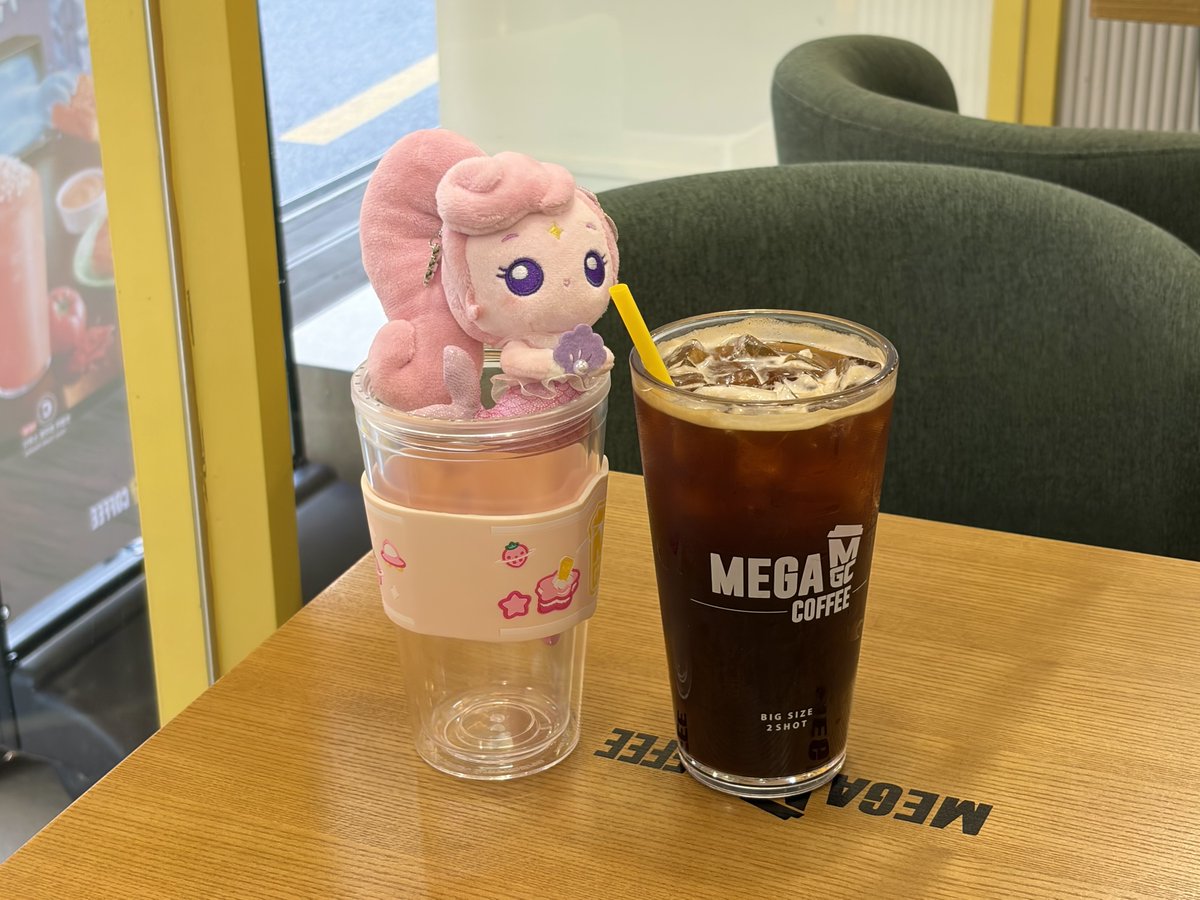 mega_mgc_coffee's tweet photo. #EVENT #제보
<사랑의 하츄핑: 고래보석의 전설>에 출연한
바다핑즈들 카페에 출몰한다고 함 .. 米＾－＾米

근데 여기 카페 어디인지 아는 메니아?!
엠쥐씨한테 제보 plz ✨

💗 RT + 팔로우 = 치즈케이크 딸기요거트 크레페 (10명)
💖 당첨자 발표 = 8/5(수)

#메가MGC커피
#사랑의하츄핑2 https://t.co/VIAfpairtK