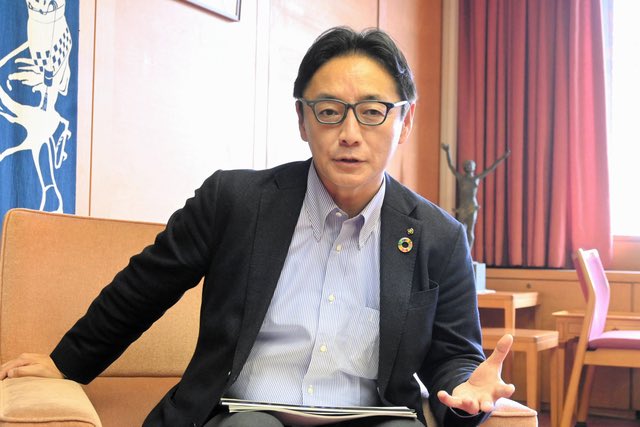 tanakaseiji15's tweet photo. 売国奴だろ！
コイツ！

徳島県知事「修学旅行は国内じゃなく韓国に行こう」 https://t.co/UutSg3im2V